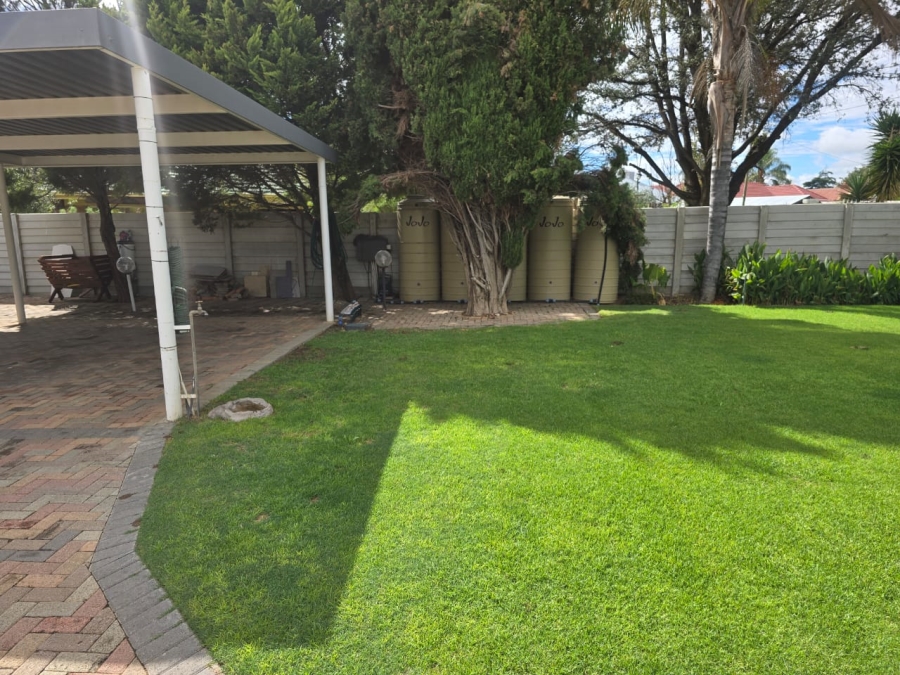 To Let 3 Bedroom Property for Rent in Naudeville Free State